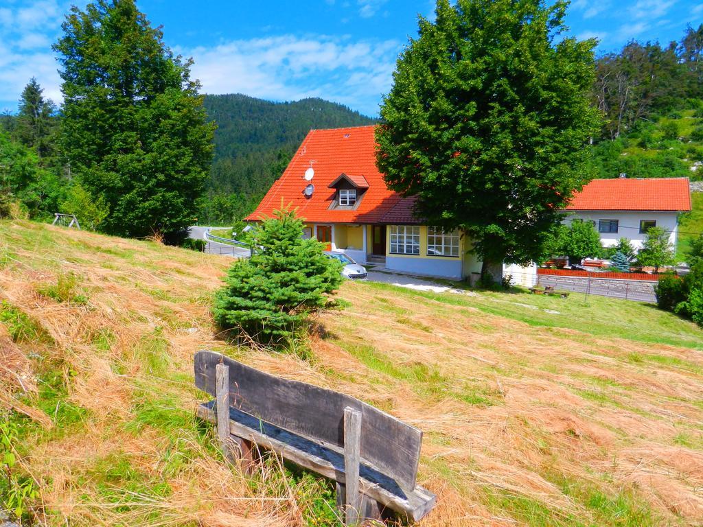 ホテル Gostilna Stara Posta Podkraj エクステリア 写真