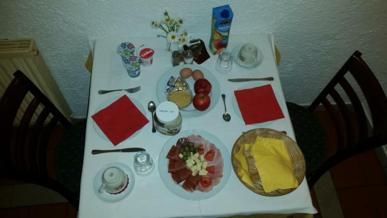 ホテル Gostilna Stara Posta Podkraj エクステリア 写真